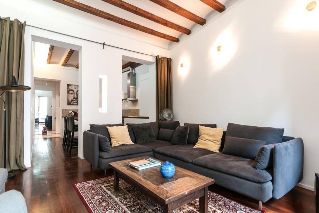 Appartamento 3 Bedroom Near Las Ramblas Barcellona