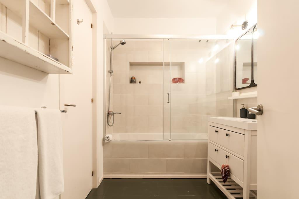 Appartamento 3 Bedroom Near Las Ramblas