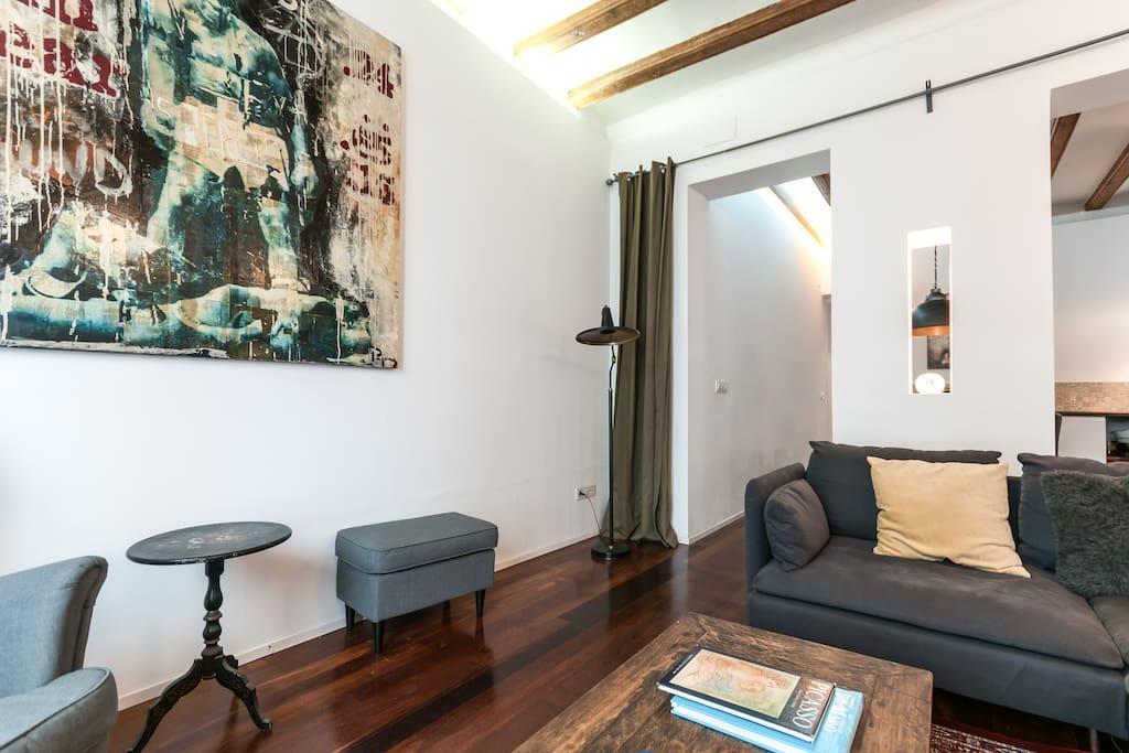 3 Bedroom Near Las Ramblas Barcellona