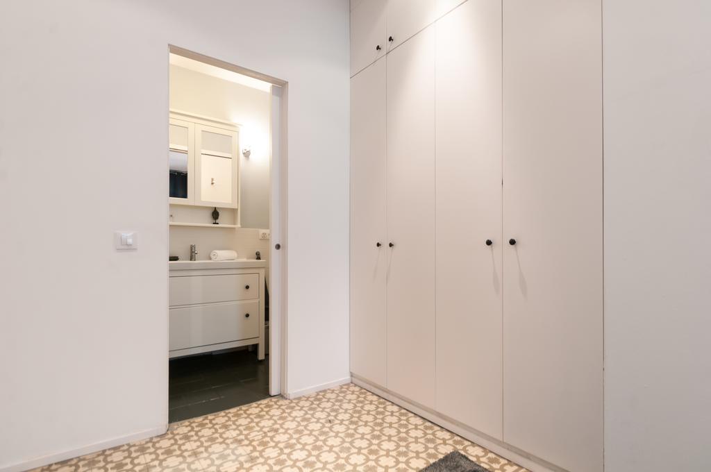 Appartamento 3 Bedroom Near Las Ramblas *