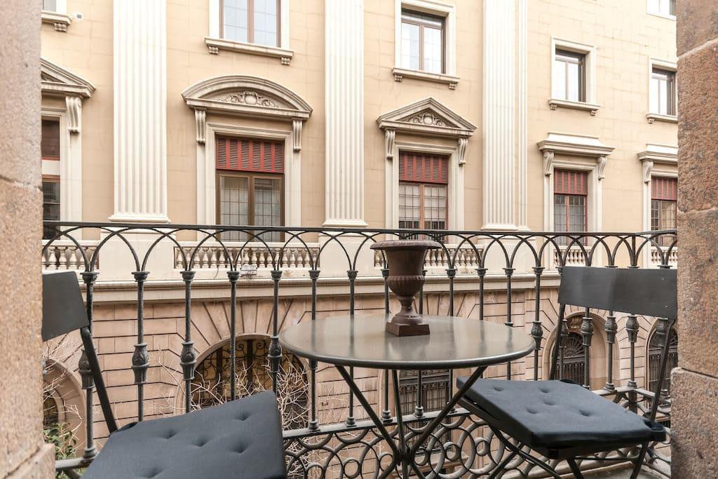 3 Bedroom Near Las Ramblas * Barcelona